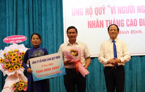 CẢNG QUY NHƠN ĐÓNG GÓP ỦNG HỘ QUỸ “VÌ NGƯỜI NGHÈO” TỈNH BÌNH ĐỊNH VÀ HỖ TRỢ XÂY DỰNG NHÀ ĐẠI ĐOÀN KẾT