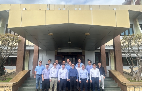 NGHĨA TÌNH CẢNG BIỂN: CẢNG SÀI GÒN VÀ VPA TIẾP SỨC CẢNG QUY NHƠN KHÔI PHỤC HẠ TẦNG SAU BÃO LŨ