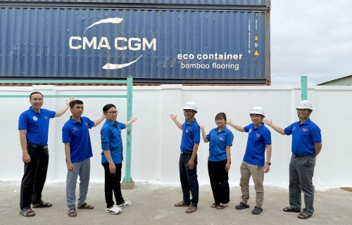 ĐOÀN THANH NIÊN CẢNG QUY NHƠN NHẬN PHẦN VIỆC THANH NIÊN – SƠN HOÀN THIỆN BỨC TƯỜNG SAU BÃO