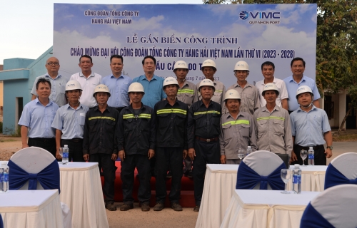 GẮN BIỂN CÔNG TRÌNH CHÀO MỪNG ĐẠI HỘI VI CÔNG ĐOÀN TỔNG CÔNG TY HÀNG HẢI VIỆT NAM