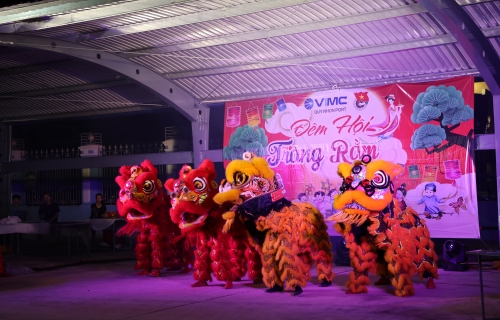 VUI TẾT TRUNG THU CÙNG CON EM NGƯỜI LAO ĐỘNG CẢNG QUY NHƠN