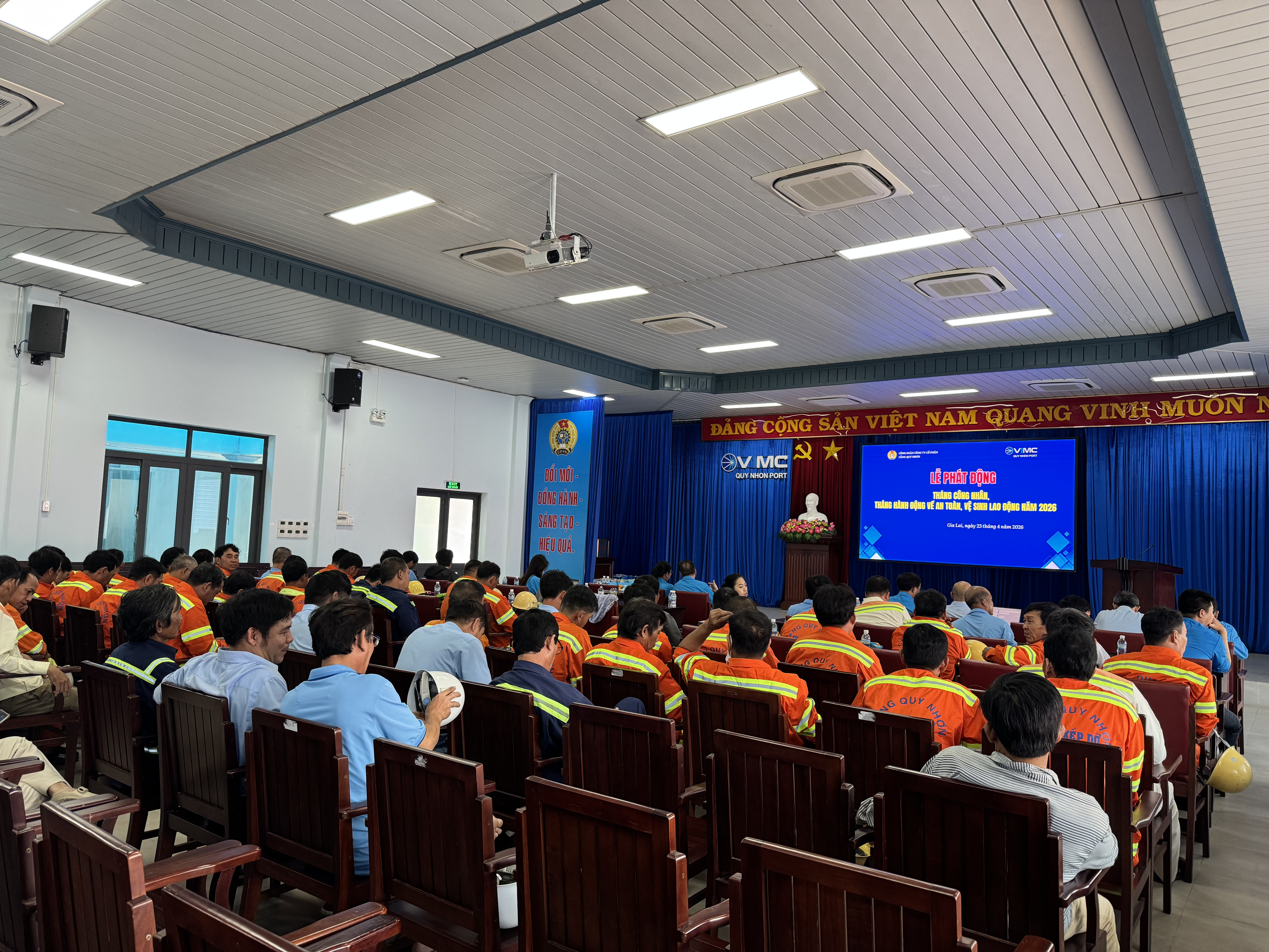 PHÁT ĐỘNG THÁNG CÔNG NHÂN VÀ THÁNG HÀNH ĐỘNG VỀ ATVSLĐ NĂM 2026 TẠI CẢNG QUY NHƠN