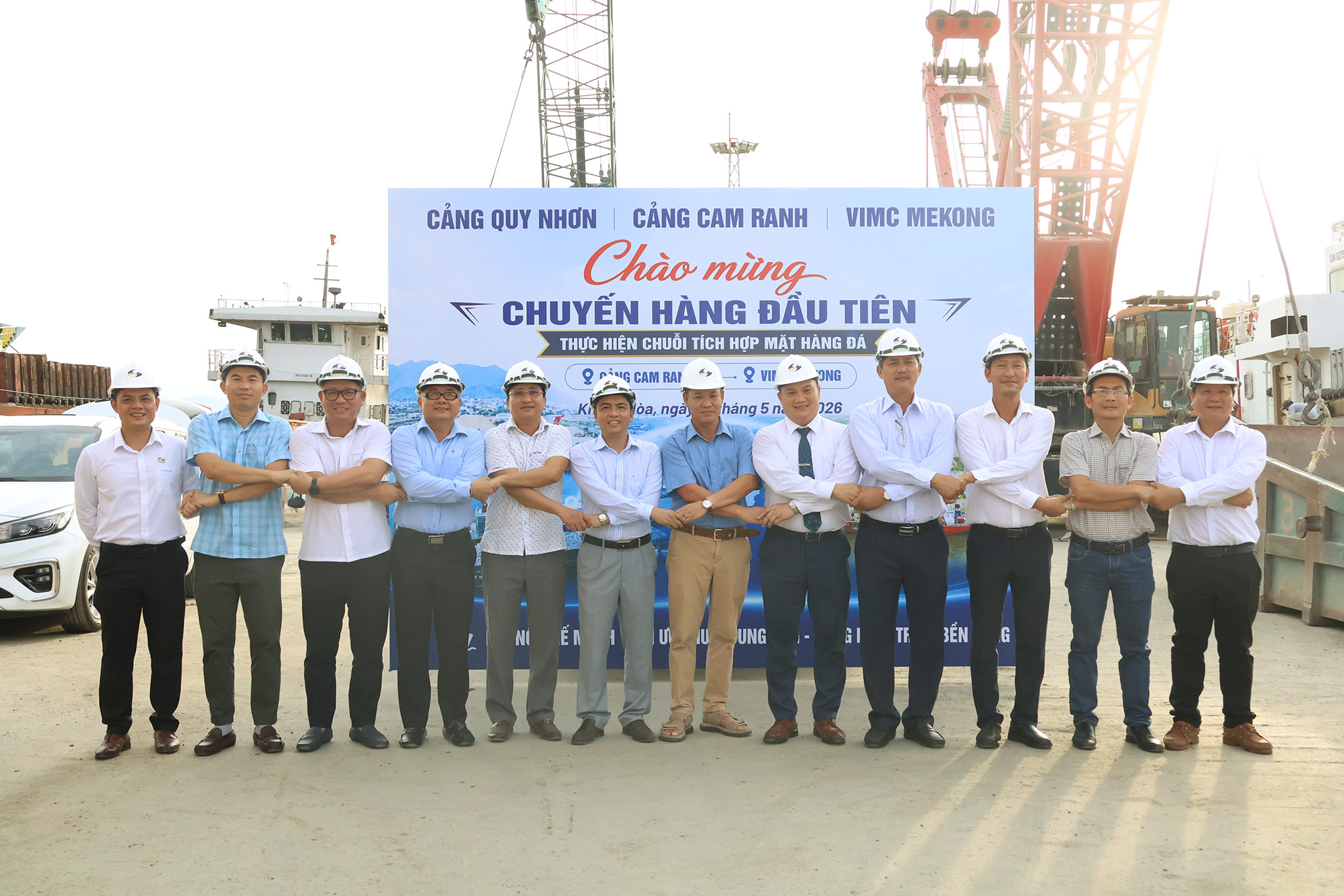 CHÀO MỪNG CHUYẾN HÀNG ĐẦU TIÊN THỰC HIỆN CHUỖI LOGISTICS TÍCH HỢP CHO MẶT HÀNG ĐÁ TỪ CẢNG CAM RANH ĐẾN CẢNG HẬU GIANG THÔNG QUA DỊCH VỤ CỦA CÔNG TY TNHH MTV DỊCH VỤ LOGISTICS CẢNG QUY NHƠN