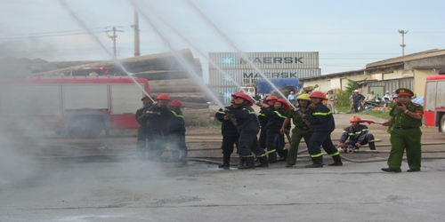 Diễn tập công tác chữa cháy tại Cảng Quy Nhơn