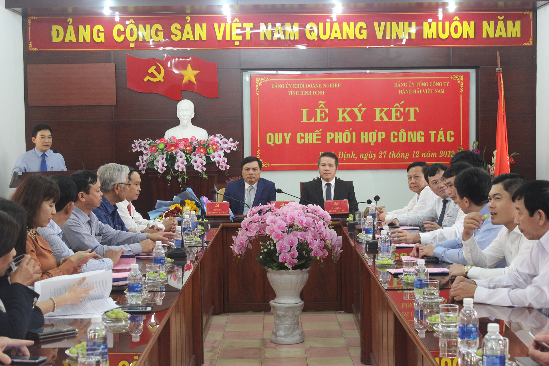 Đảng ủy Khối Doanh nghiệp tỉnh Bình Định và Đảng ủy Tổng Công ty Hàng hải Việt Nam tổ chức Lễ ký kết quy chế phối hợp công tác